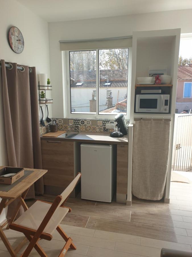 Mistral Appartements Port-Saint-Louis-du-Rhοne Εξωτερικό φωτογραφία