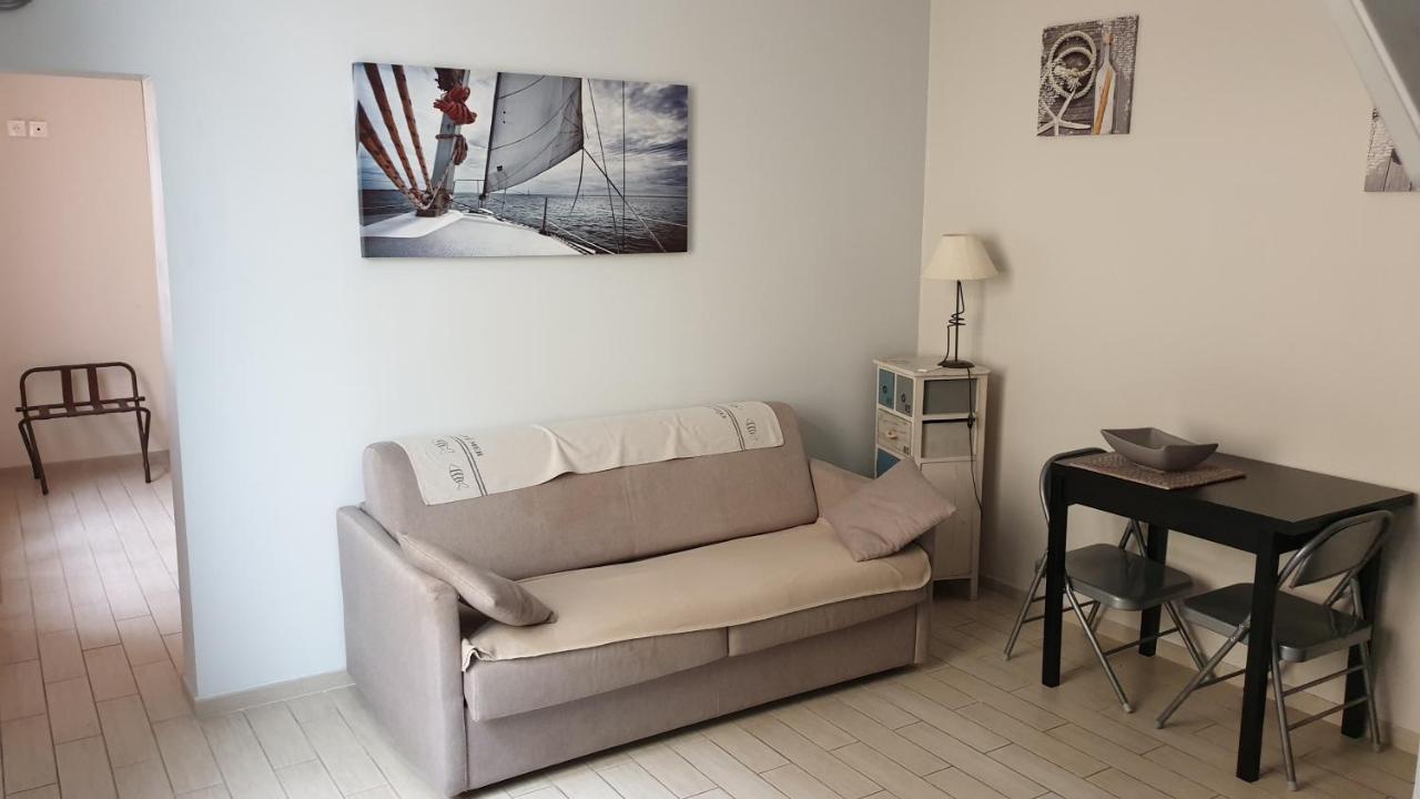 Mistral Appartements Port-Saint-Louis-du-Rhοne Εξωτερικό φωτογραφία