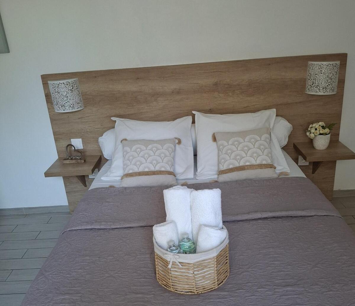 Mistral Appartements Port-Saint-Louis-du-Rhοne Εξωτερικό φωτογραφία