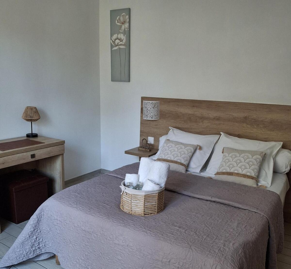 Mistral Appartements Port-Saint-Louis-du-Rhοne Εξωτερικό φωτογραφία